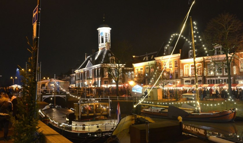 Het historische centrum van Dokkum leent zich perfect voor een sfeervolle kerstfair.