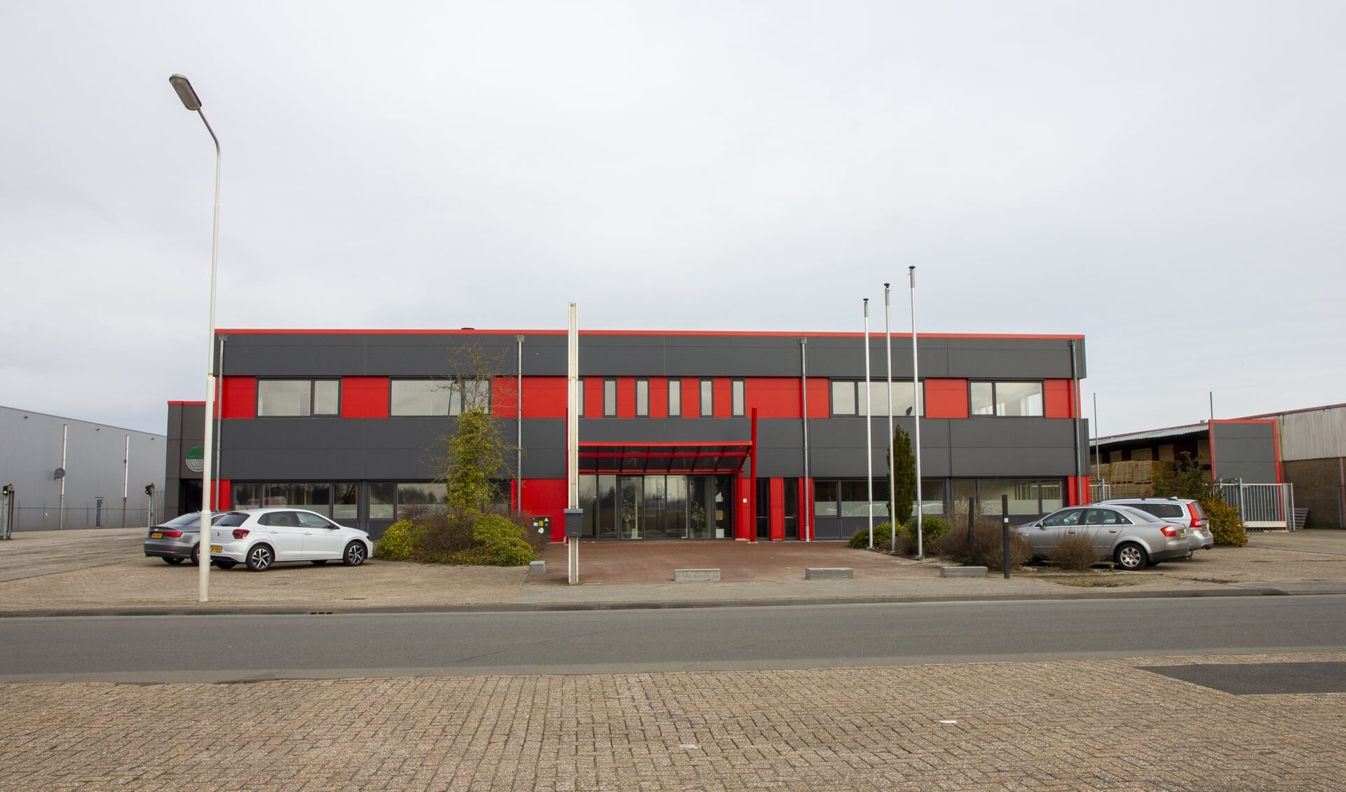 Het kantorenpand aan de Loswal 12 in Drachten, waarin Eijgen Finance is gevestigd.
