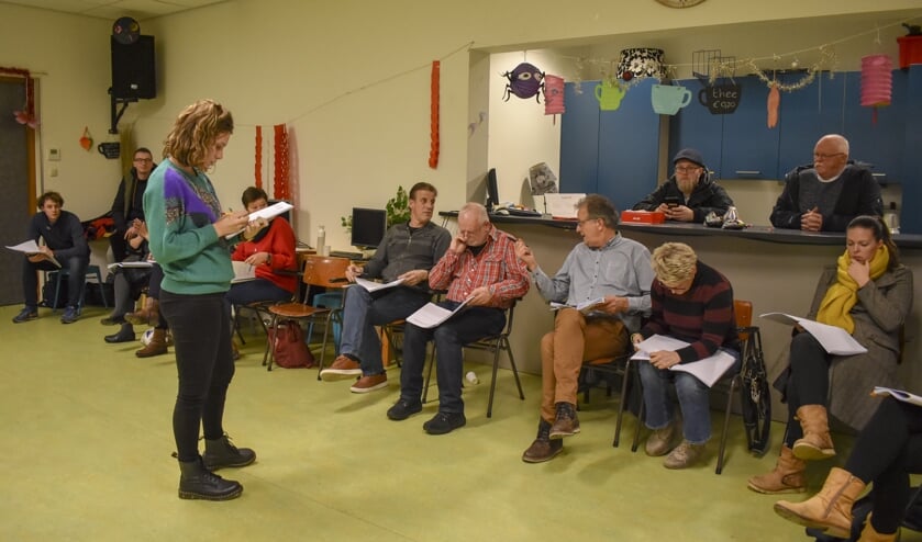 Eén van de eerste repetities die zal uitmonden in de try out van het iepenloftspul in Oudega, op 16 mei 2019.