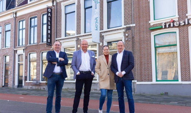 Van links naar rechts: Martin Nicolai, Ronald Seinen, office manager Willemijn Bosma en René van de Graaf. 