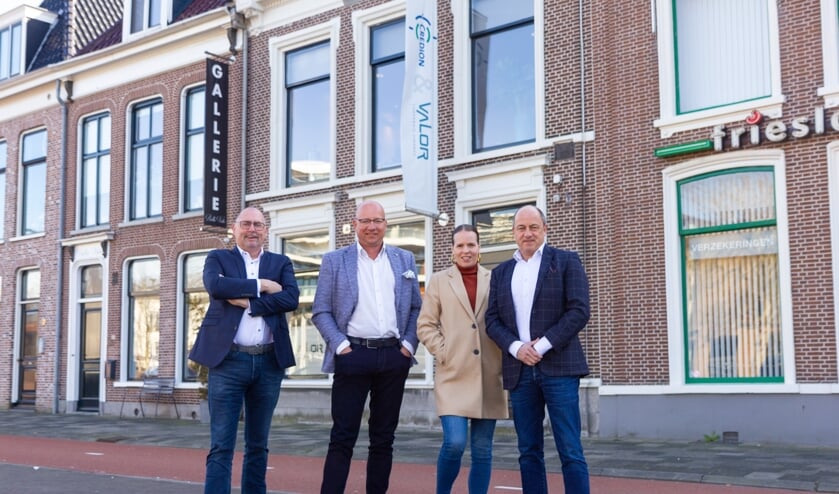 Van links naar rechts: Martin Nicolai, Ronald Seinen, office manager Willemijn Bosma en René van de Graaf.