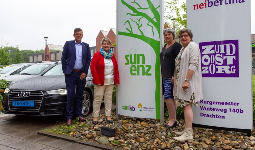 V.l.n.r.: Rudy Verwoert, Anneke Gaastra, Anja Mast en Tiny Nicolai. Rudy Verwoert is directeur van Kijlstra Personenvervoer en helpt met bekendheid genereren. Jellie van der Vliet en Caroline Hornstra ontbreken.