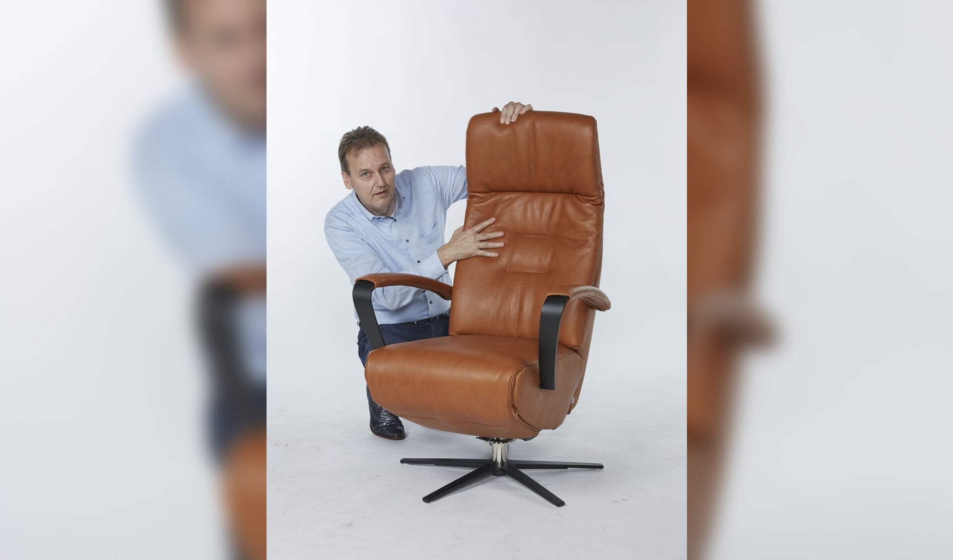 Roel Brouwer stelt graag samen met u uw perfecte sta-op-stoel samen.