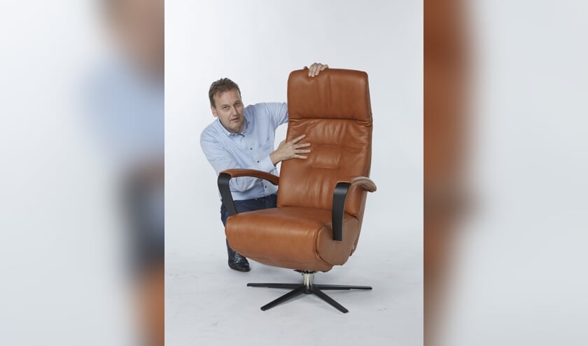 Roel Brouwer stelt graag samen met u uw perfecte sta-op-stoel samen.
