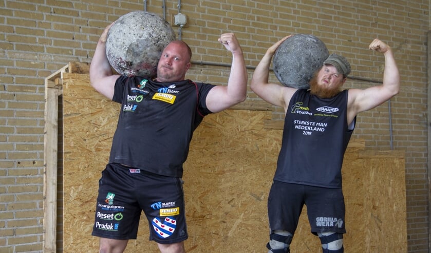 Jitse Kramer en Henk Vonk zijn als scheidsrechter en entertainer aanwezig bij de wedstrijd 'Sterkste man fan 'e Wâlden', aanstaande zaterdag in Burgum.