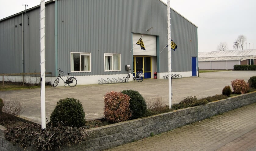 Tegenwoordig runnen Klaziena en Douwe de Markthal in Berlikum: een nette winkel waar werkelijk zowat alles te koop is.