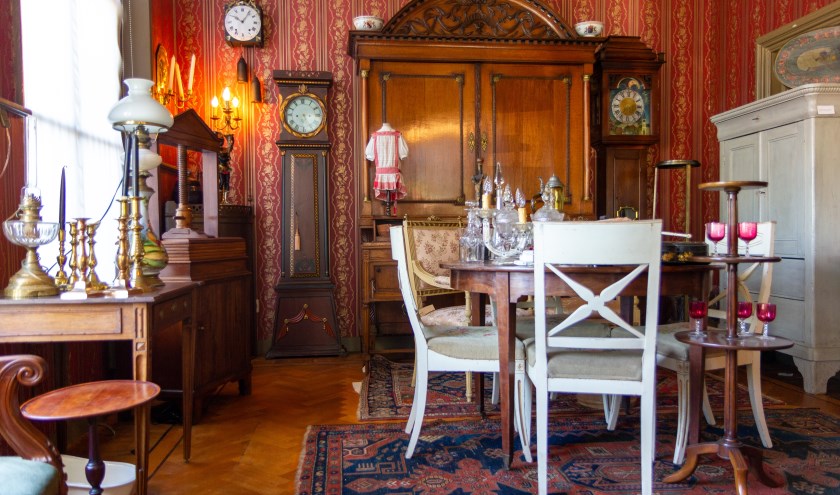 Een klein deel van de collectie van Ortelius Antiek.