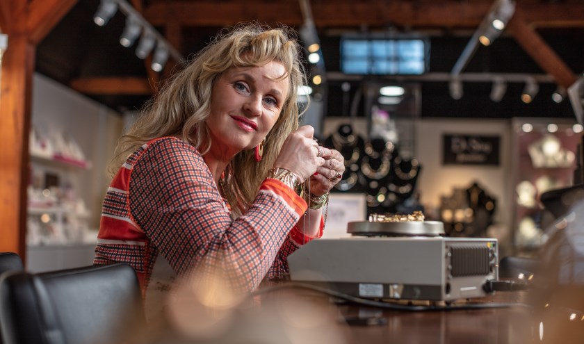 Hilde Ferbeek is taxateur bij Juwelier De Slag.