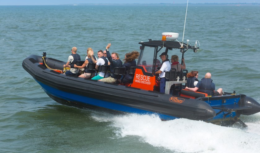 Ga dineren bij waddenpaviljoen De Noorman bij Lauwersoog en combineer dat bijvoorbeeld met een tocht in de rescueboot.