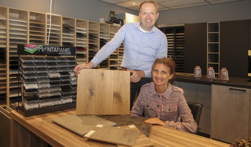Rob en Jannie Wijnstra zijn meesters in hartelijkheid. Kom binnen en bespreek uw wensen aan de sfeervolle tafel.