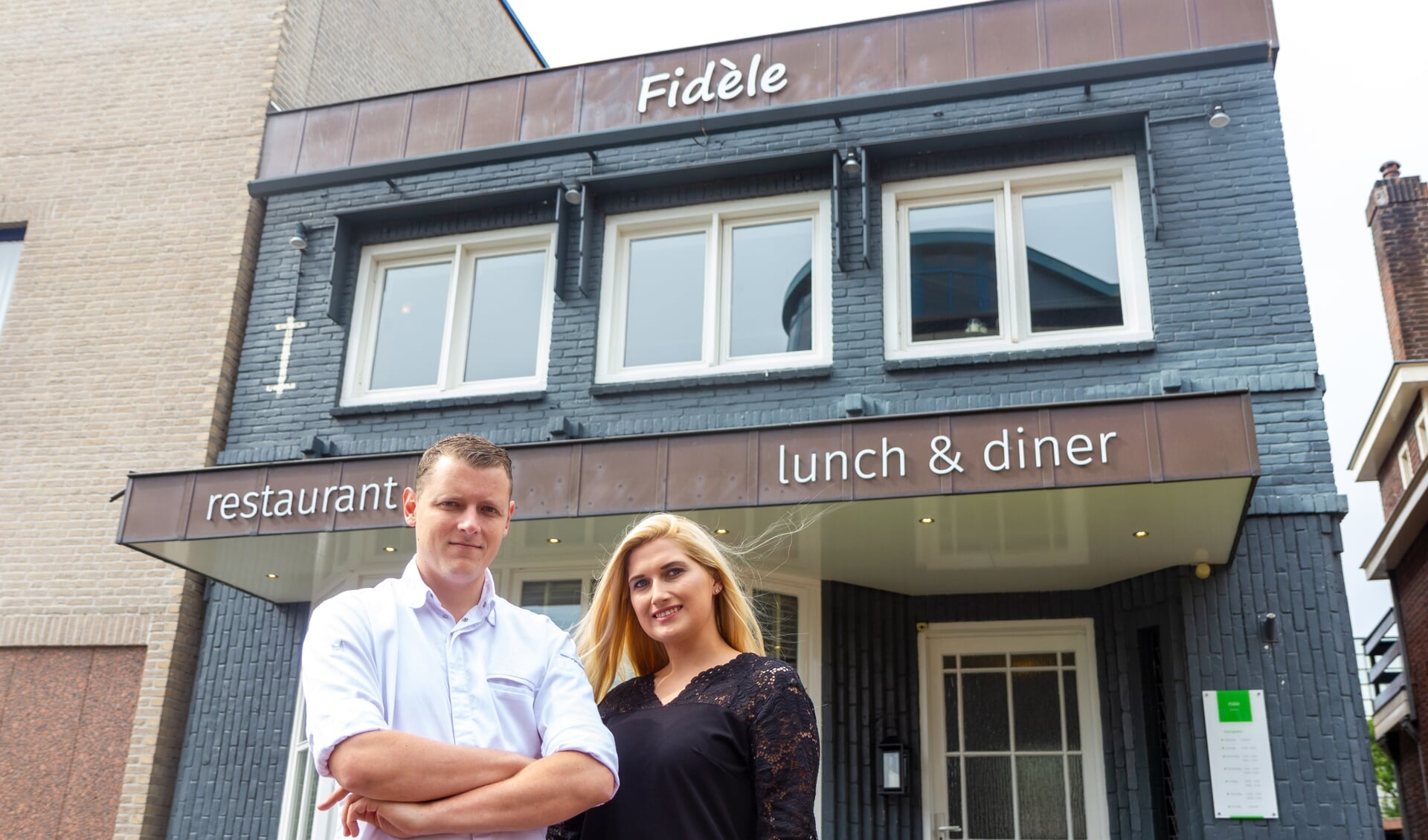 De eigenaren Gerry Trouw en Willemijn Elzinga voor hun nieuwe restaurant Fidèle.