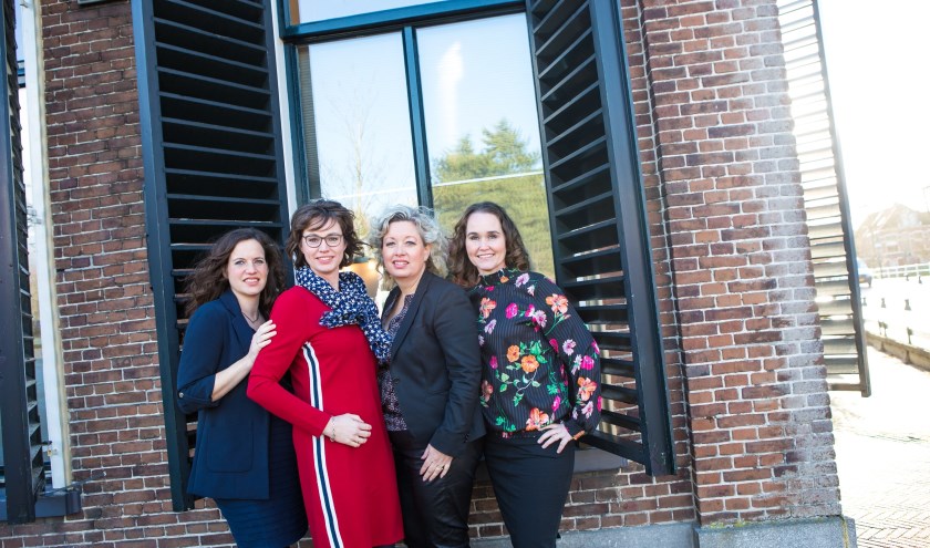 De vier Friese advocaten van Kooi: v.l.n.r.: Sjoertje Bergsma, Baukje Hiemstra, Baukje Kooi en Chantal Bosch.