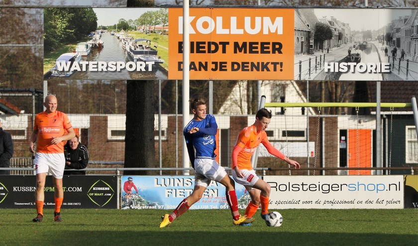 VV Kollum (oranje-wit tenue) en 't Fean'58 hielden elkaar in evenwicht.