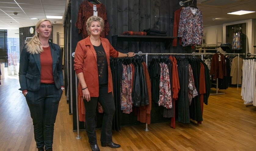 <p>Renata en Anke werken in het filiaal in Damwâld.</p>