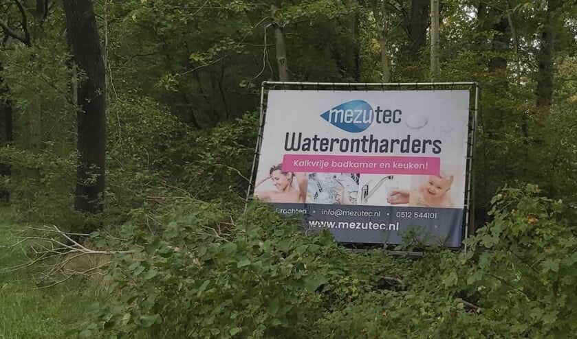 <p>Aan de Sweachsterwei bij Beetsterzwaag staat een nieuw<br>reclamebord van Mezutec, dat filialen heeft in Zuidwolde en Drachten.</p>