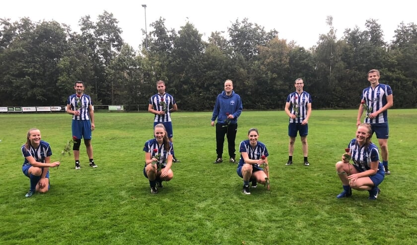 Het kampioensteam van Veenwouden 2.