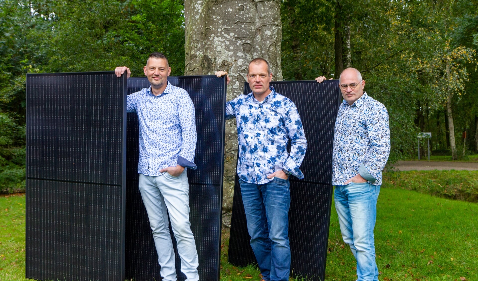 Safe Solar is binnen een korte tijd uitgegroeid tot een familiebedrijf. De gebroeders Dijkstra runnen nu de onderneming: Peter Martijn, Wichard en Jurgen.