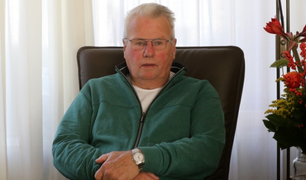 <p>Sybren Bruinsma in zijn praatstoel, als immer rechttoe, rechtaan.</p>