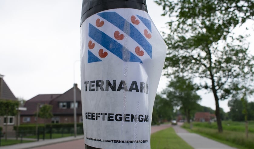 Het dorp Ternaard is net als de Friese overheden tegen nieuwe gaswinning.