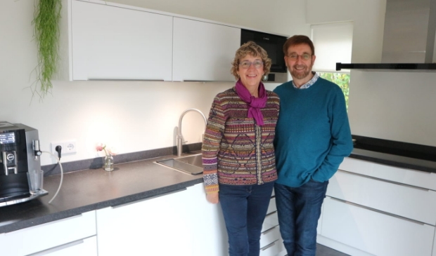 <p>Willem Flisijn en Geerty Douma lieten in hun nieuwe woning ook meteen een waterontharder van Mezutec plaatsen.</p>
