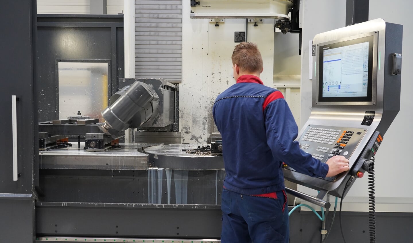 De CNC frees- en draaimachines van Korte Friesland worden met regelmaat ingesteld voor unieke werktekeningen. 