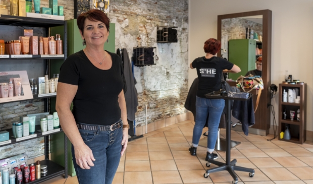<p>Angré Brink kan als onderneemster in het kappersvak haar hart volgen en maakt klanten blij met zichzelf.</p>