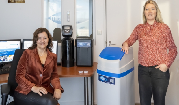 <p>Filiaal Drachten: Annamarie van der Bij en Tjitske Klijnstra.</p>