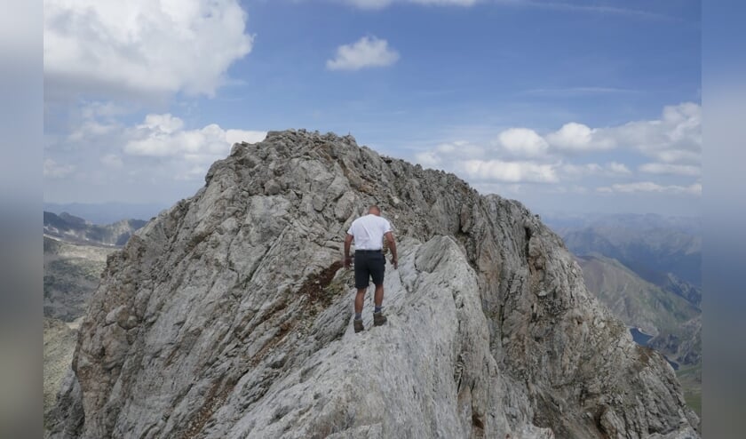 Sjoerd Lampers beklom deze zomer in de Pyreneeën
de Pic de Vallibierna.