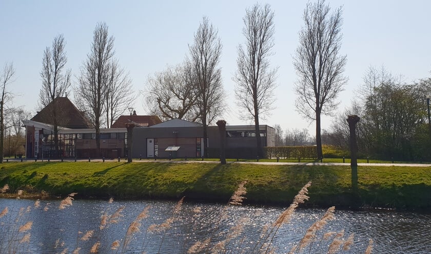 Het havengebouw met toilet-, was- en douchevoorzieningen in Earnewâld.