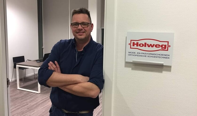 Orthopedisch schoentechnicus Gerrit Vrijburg woont in de omgeving van Burgum en werkt bij Holweg Orthopedische Schoentechniek. Iedere woensdagmiddag heeft hij in het Maxima Centrum spreekuur.