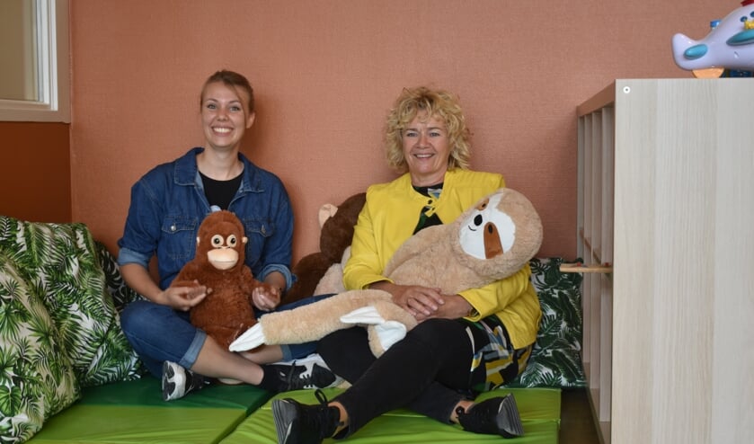 Franka en Alie in één van de knusse speelhoeken.