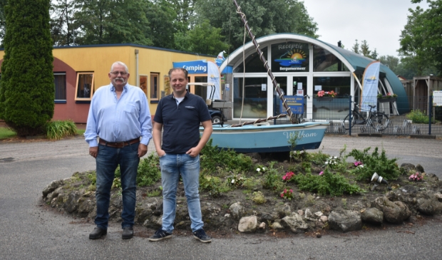 <p>Fokko Eijbergen senior en junior van Recreatiecentrum <br>Bergumermeer bij Sumar.</p>