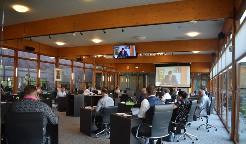 De gemeenteraad van Noardeast-Fryslân vergaderde donderdag 25 juni 'coronaproof' in de raadszaal in Kollum.