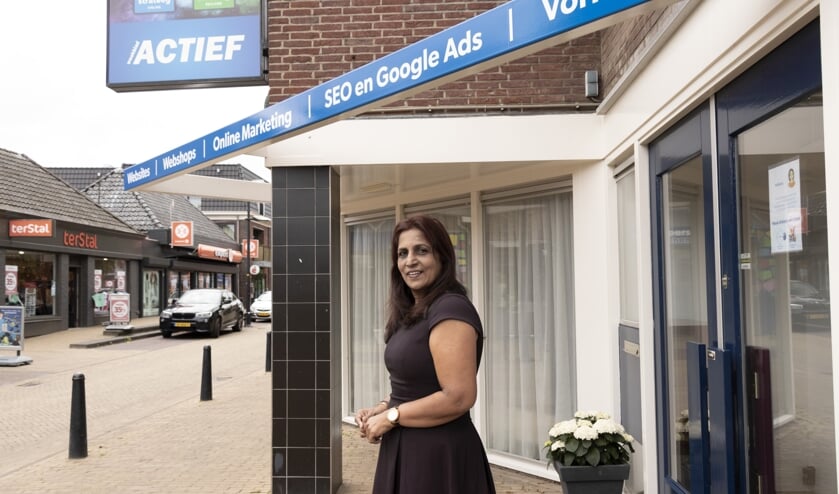 Shirley Bhagwat, directielid Weekblad Actief.