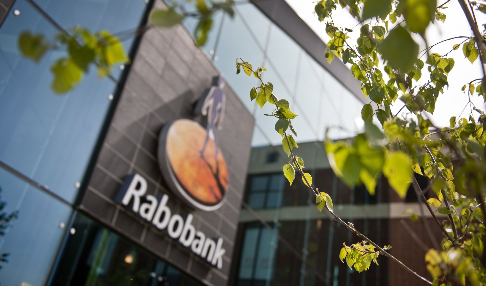 De kantoren van de Rabobank in Burgum en Damwâld gaan weer open.