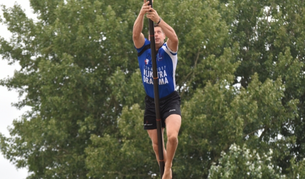 Helmholt sprong zaterdag matig in Buitenpost, maar won wel. 