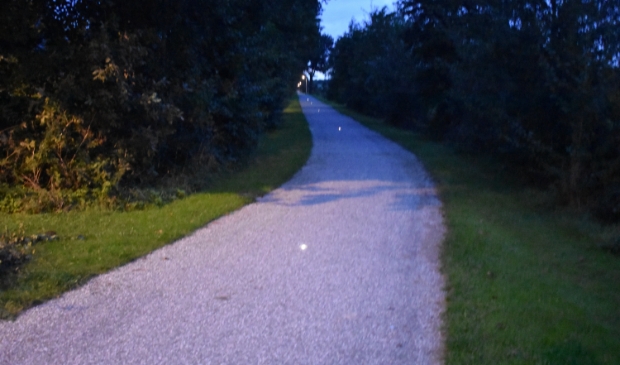 Het fietspad naast de Mounewei tussen Twijzel en Twijzelerheide, met
LED-verlichting.