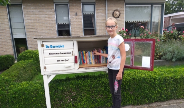 Jitsiena Koopmans, stationschef van het kinderzwerfboekstation de Bernebieb in Garyp.