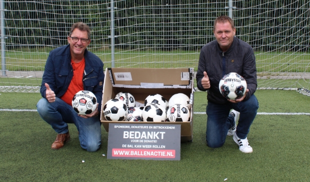 De ballenactie van Broekster Boys bracht 1200 euro op.