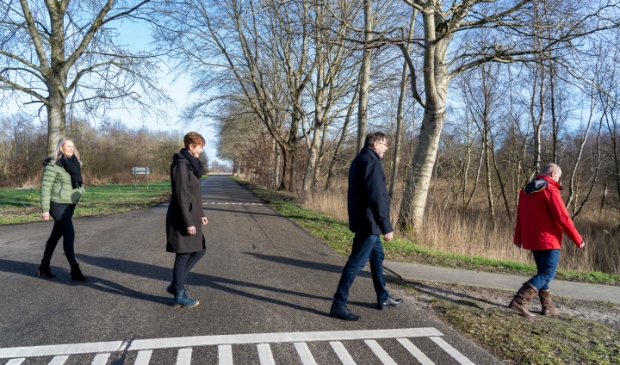 <p>Horeca-ondernemers doen er alles aan om de moed er in te houden. <br>V.l.n.r. Aly Meindertsma, Maaike Boonstra, Eelke Duursma en Jan Adema.</p>