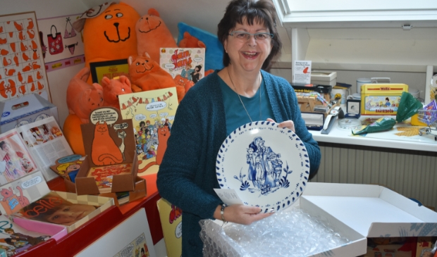 <p>Angela Doorenbos uit Drachten verzamelt vrijwel alles over Jan, Jans en de kinderen.</p>