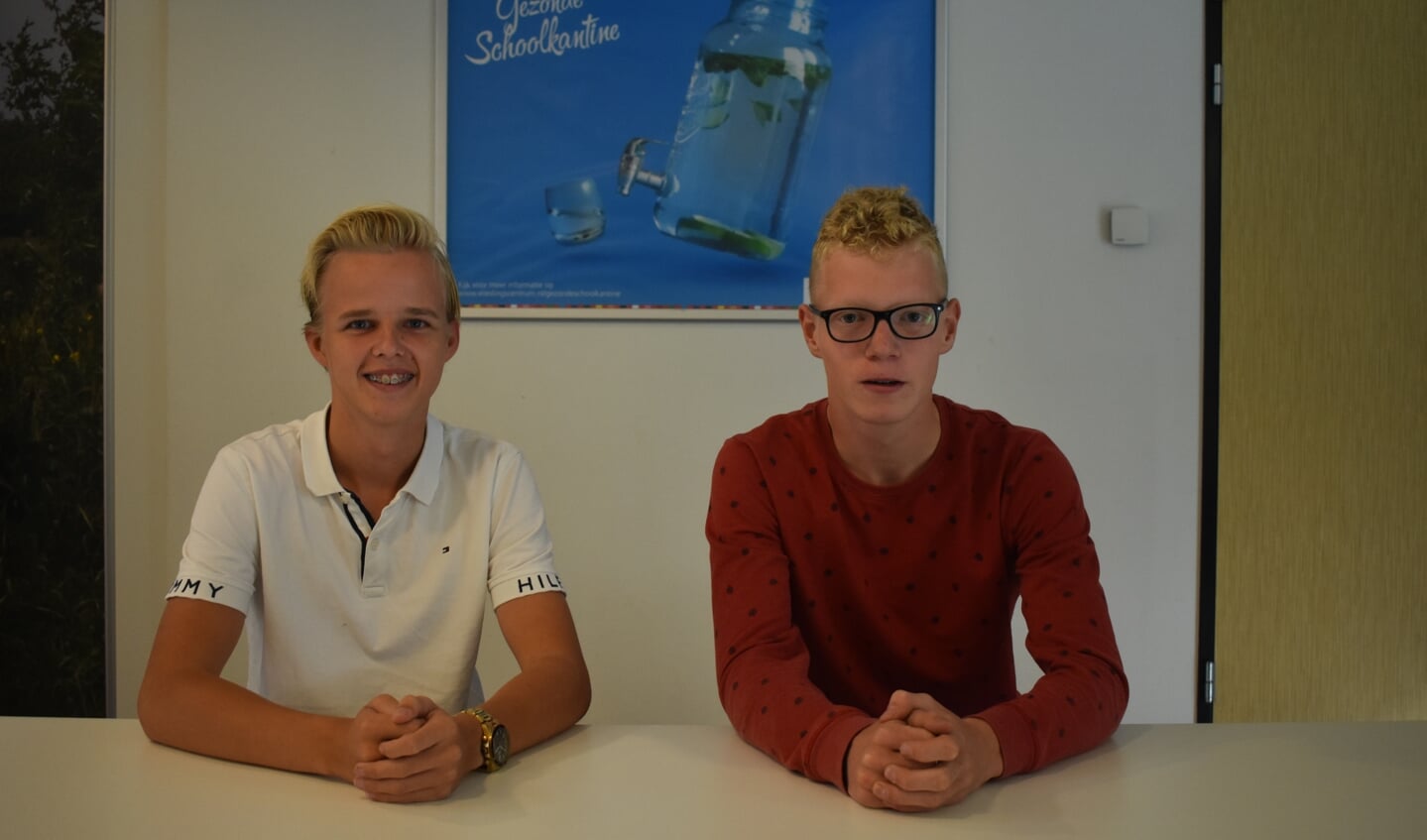 Jelmer Vonk (links) en Hidde de Jong waren met hun klas op 'werkweek' in Arnhem.