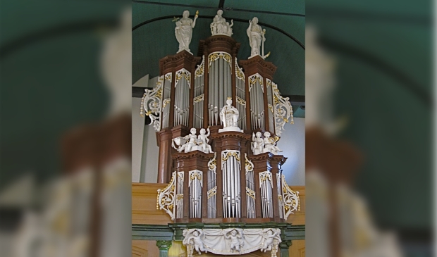 <p>Het orgel in de St. Maartenkerk in Hallum.</p>