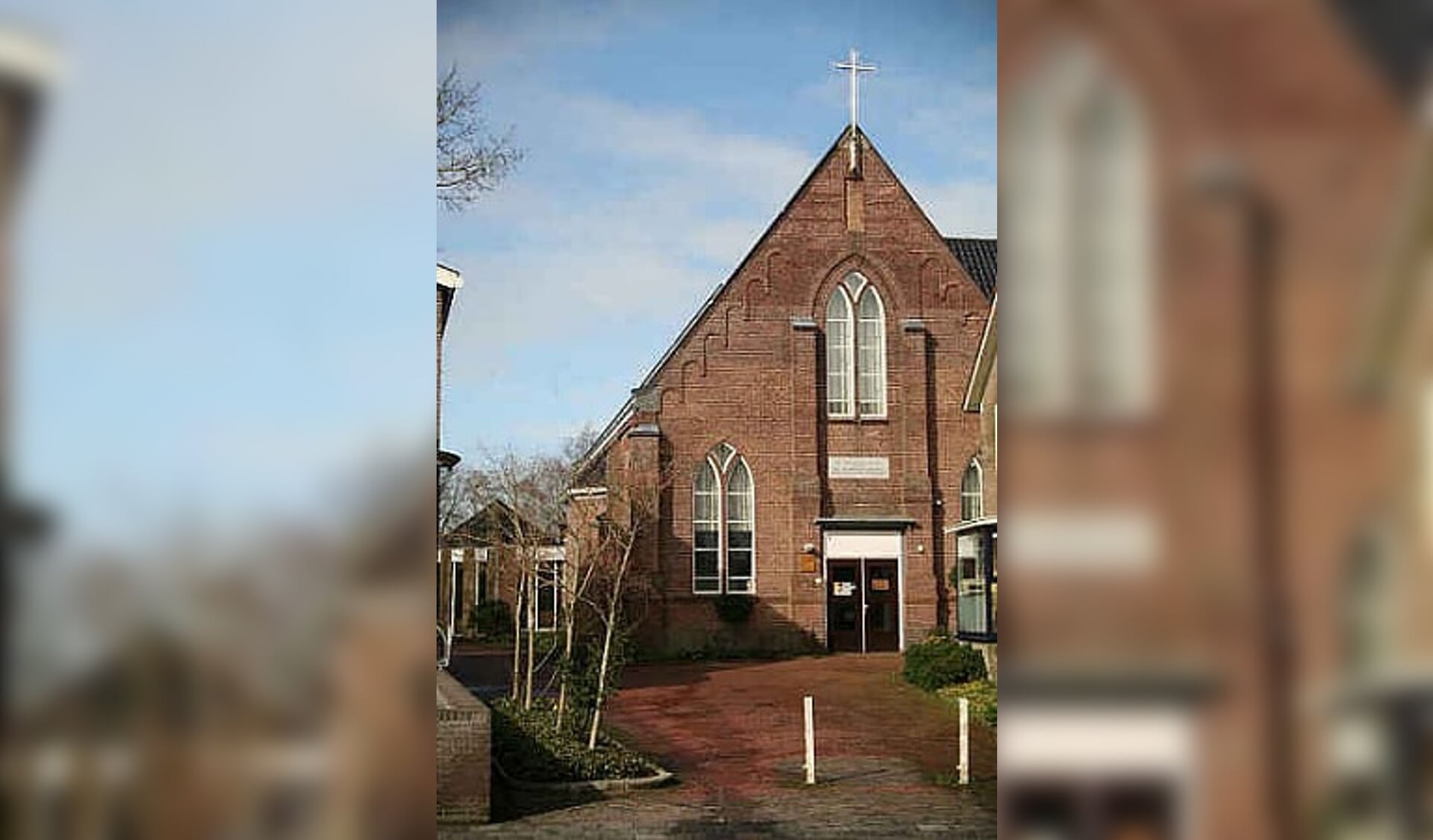 De Kruiskerk aan de Voorstraat in Buitenpost.