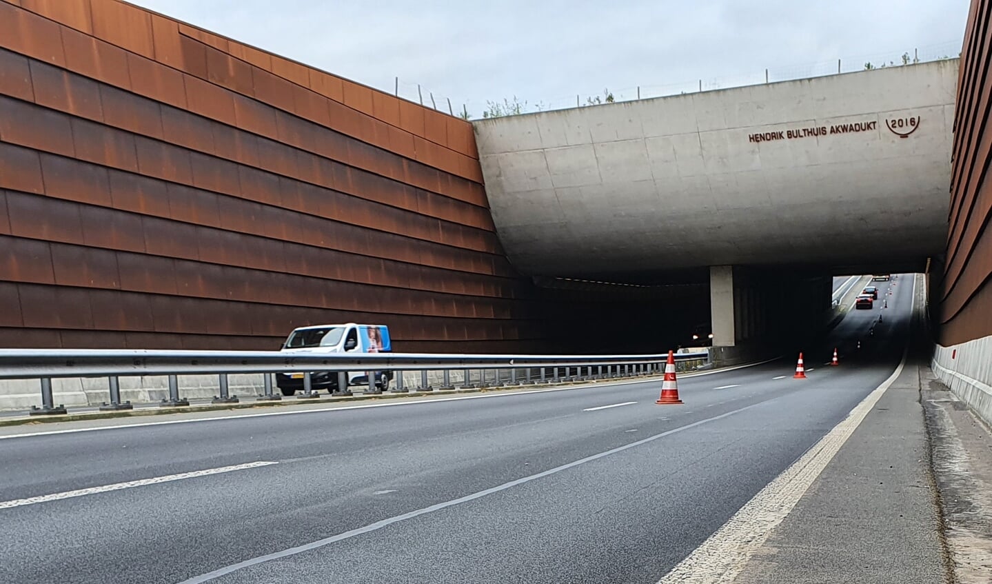 Het 'Bulthuis-akwadukt' bij Burgum krijgt een inspectie- en onderhoudsbeurt.