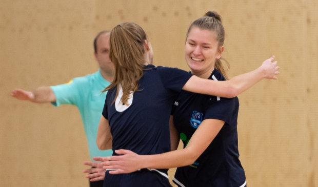 <p>Een vreugdedans van Libertas, met de scheidsrechter als een soort choreograaf.</p>