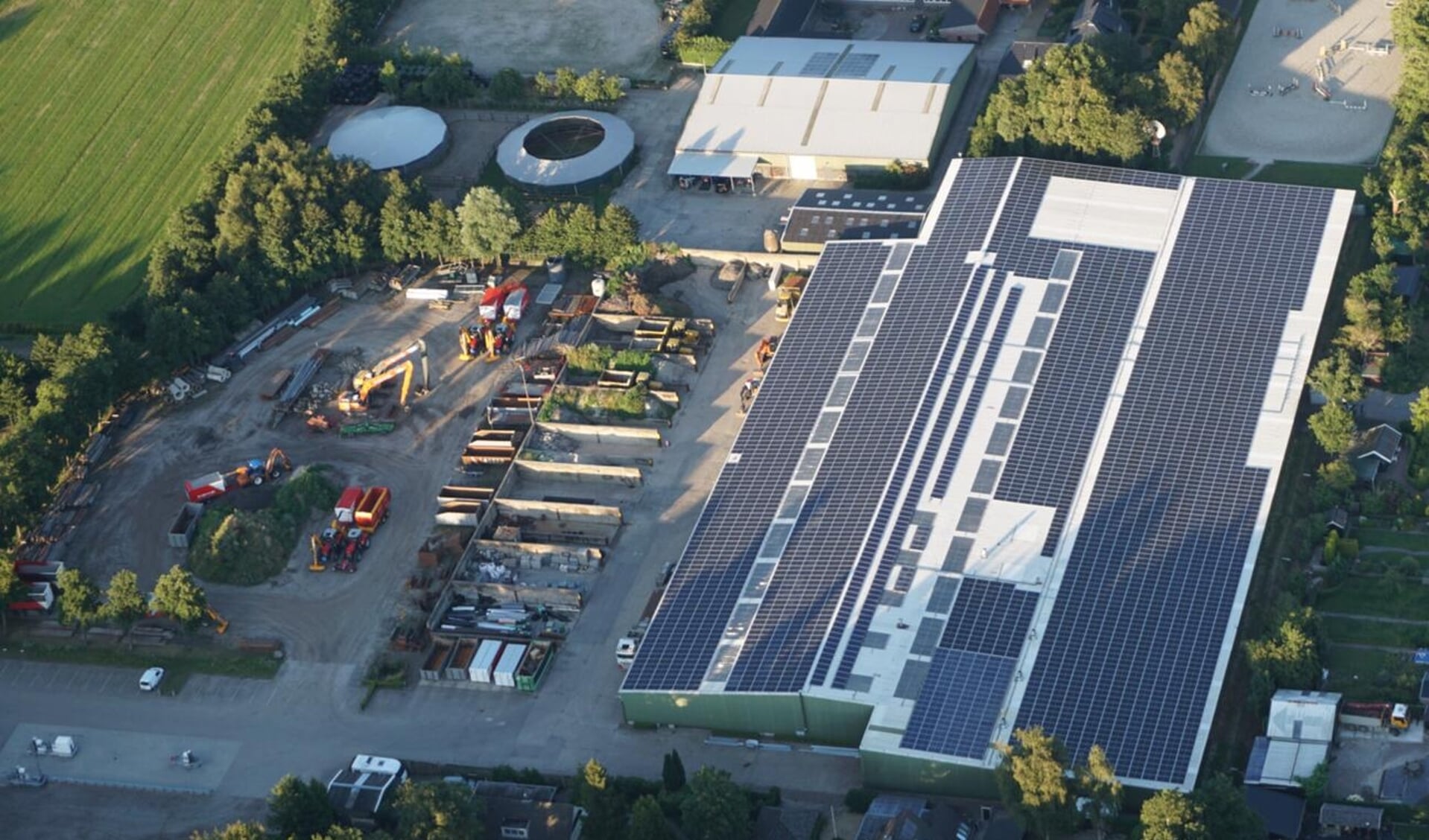 Op de daken van Bijlsma BV in Gytsjerk liggen vierduizend zonnepanelen, op initiatief van Trynergie in de Trynwâlden.