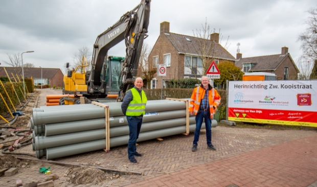 Op de foto wethouder Max de Haan en Gerard Jansma, mede eigenaar van Jansma van Dijk