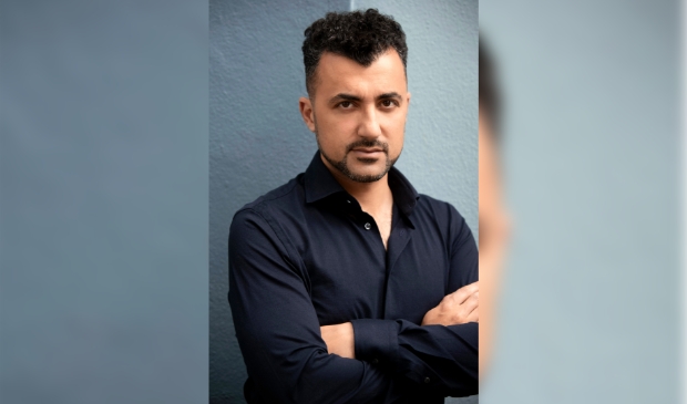 Özcan Akyol (Eus). Auteur en columnist