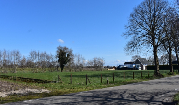 <p>Een perceel aan de Gaestmabuorren in Burgum waar (vooreerst) geen woning mag komen. In het midden op de achtergrond Berchhiem.</p>